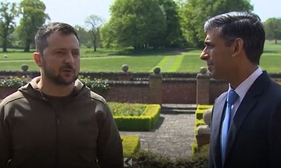 Zelensky pas Gjermanisë, kërkon armë edhe në Britani (VIDEO)