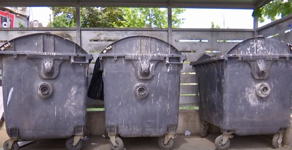 Ilaçet pa afat s’duhet të gjuhen në kontejnerë (VIDEO)