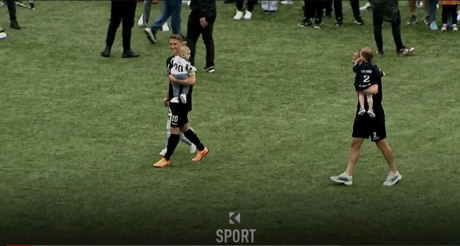Futbollistët e Ballkanit me fëmijët e tyre në festë (VIDEO)
