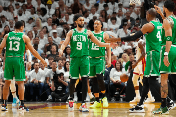 5 momentet më të mira në duelin Heat-Celtics (VIDEO)