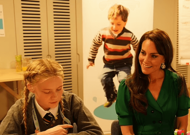 Kate diskuton me nxënësit rreth sfidave të shëndetit mendor