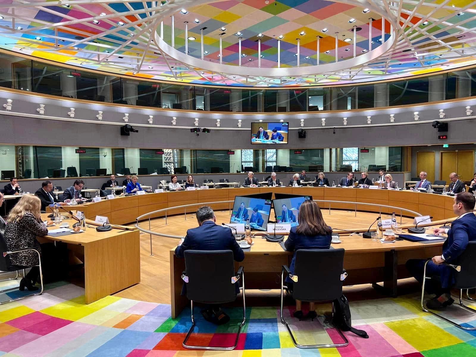 Kosova dhe BE-ja miratojnë udhëzimet e përbashkëta të politikave ekonomike