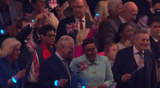 Lionel Richie e bën Mbretin Charles të kërcejë në Koncertin e Kurorëzimit (VIDEO)
