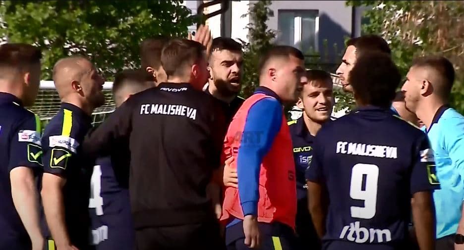 Protesta e futbollistëve të Malishevës dhe ndërhyrja (VIDEO)