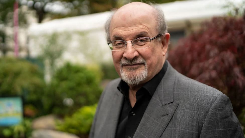 Salman Rushdie në një fjalim të rrallë publik thotë se liria e shprehjes është nën kërcënim