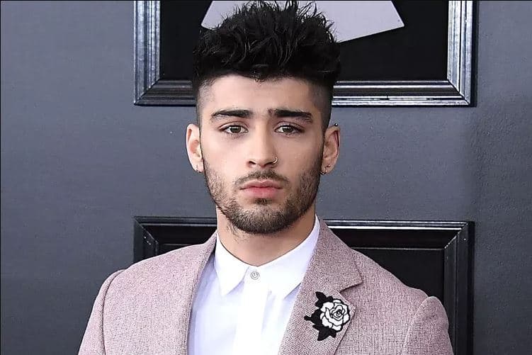 Zayn Malik u drejtohet adhuruesve: Ju dua e ju adhuroj të gjithëve