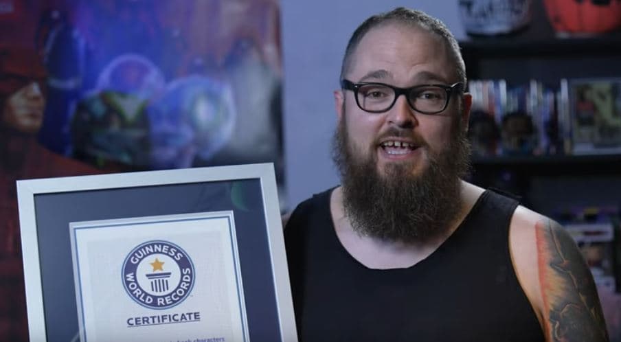 Dy fansat e Marvel-it fitojnë rekordin botëror me 34 tatuazhe (VIDEO)