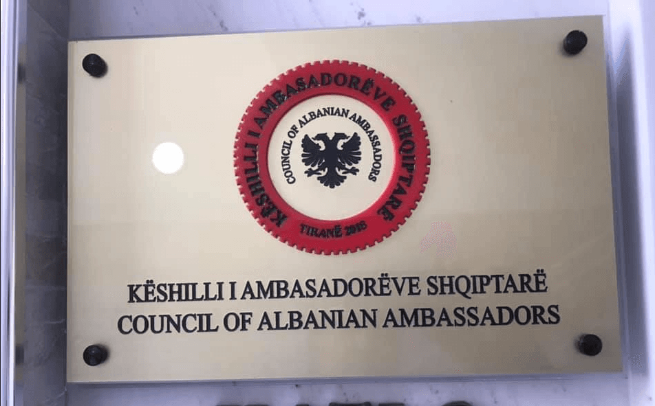 Këshilli i Ambasadorëve Shqiptarë: Ndërkombëtarët të ruajnë neutralitetin dhe të mbështesin Kosovën