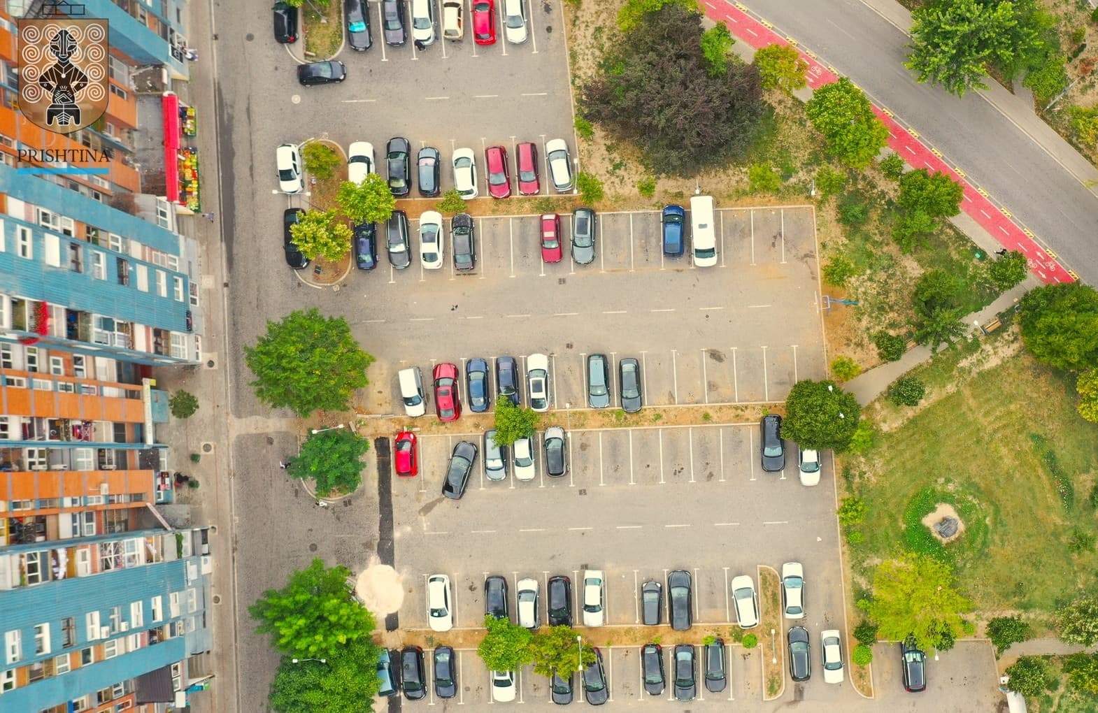 “Prishtina Parking” pranon gati 5 mijë sms në ditë për parkime (VIDEO)