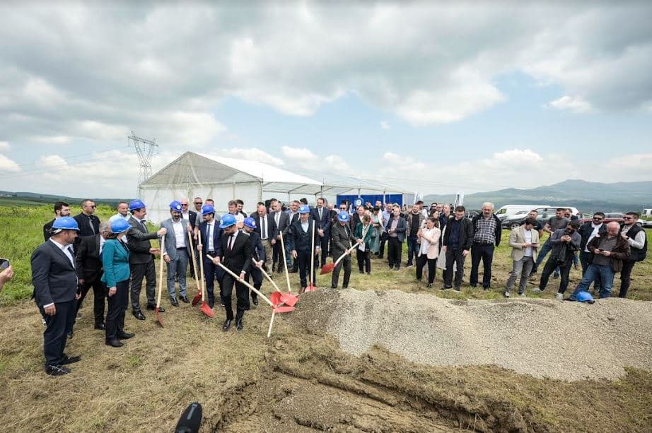 Fillojnë punimet për termocentralin diellor me kapacitet 150 MW në Bec të Gjakovës