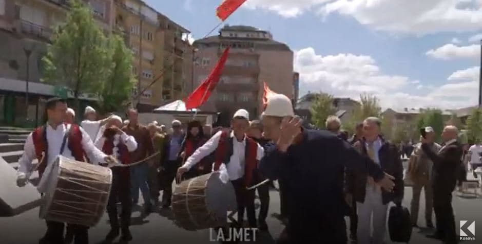Festë me surle e tupana për ditëlindjen e 618-të të Skënderbeut (VIDEO)