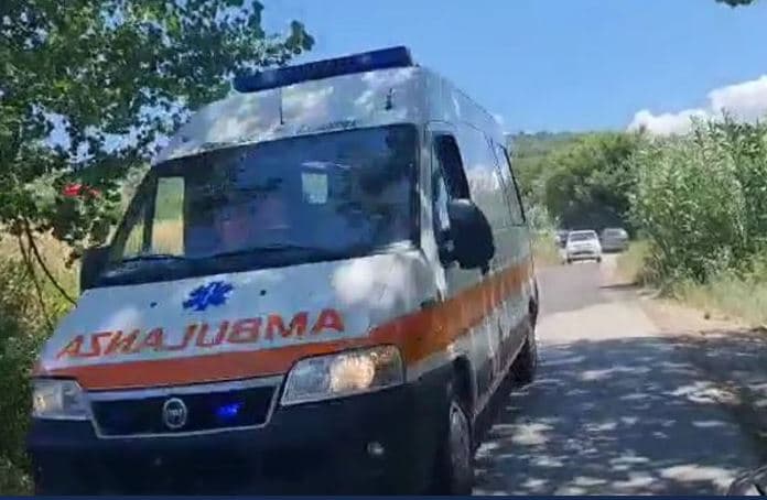 Ishte larguar nga banesa para tri ditësh, gjendet e pajetë 49-vjeçarja në Kolonjë