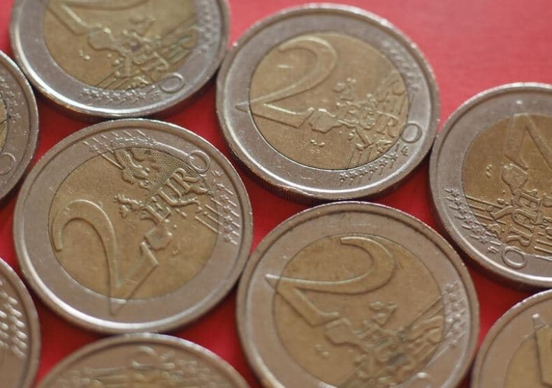 Kërkohet paraburgim ndaj tre të dyshuarve për falsifikimin e mbi 8000 eurove