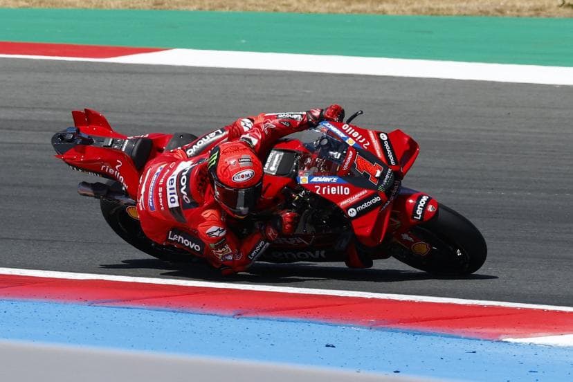 Bagnaia në stilin e kampionit në Holandë.