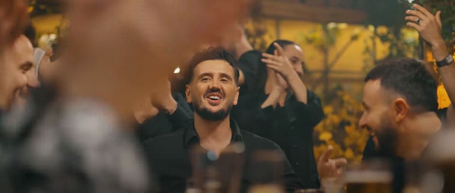 "Babë u bana" po thotë Buraku (VIDEO)