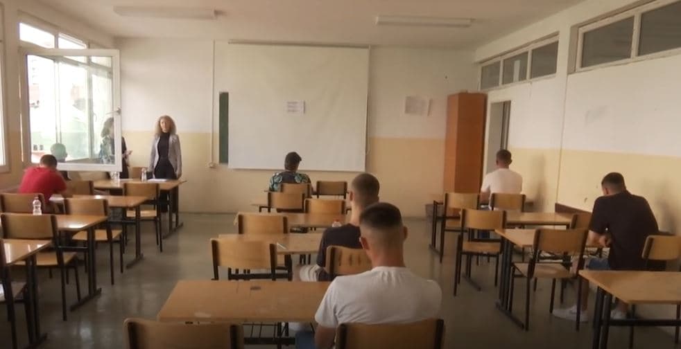 Provimi shtetëror: Testohen mbi 21 mijë maturantë (VIDEO)