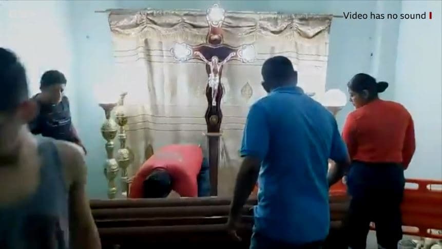 Gruaja nga Ekuadori, për pak sa nuk u varros e gjallë (VIDEO)