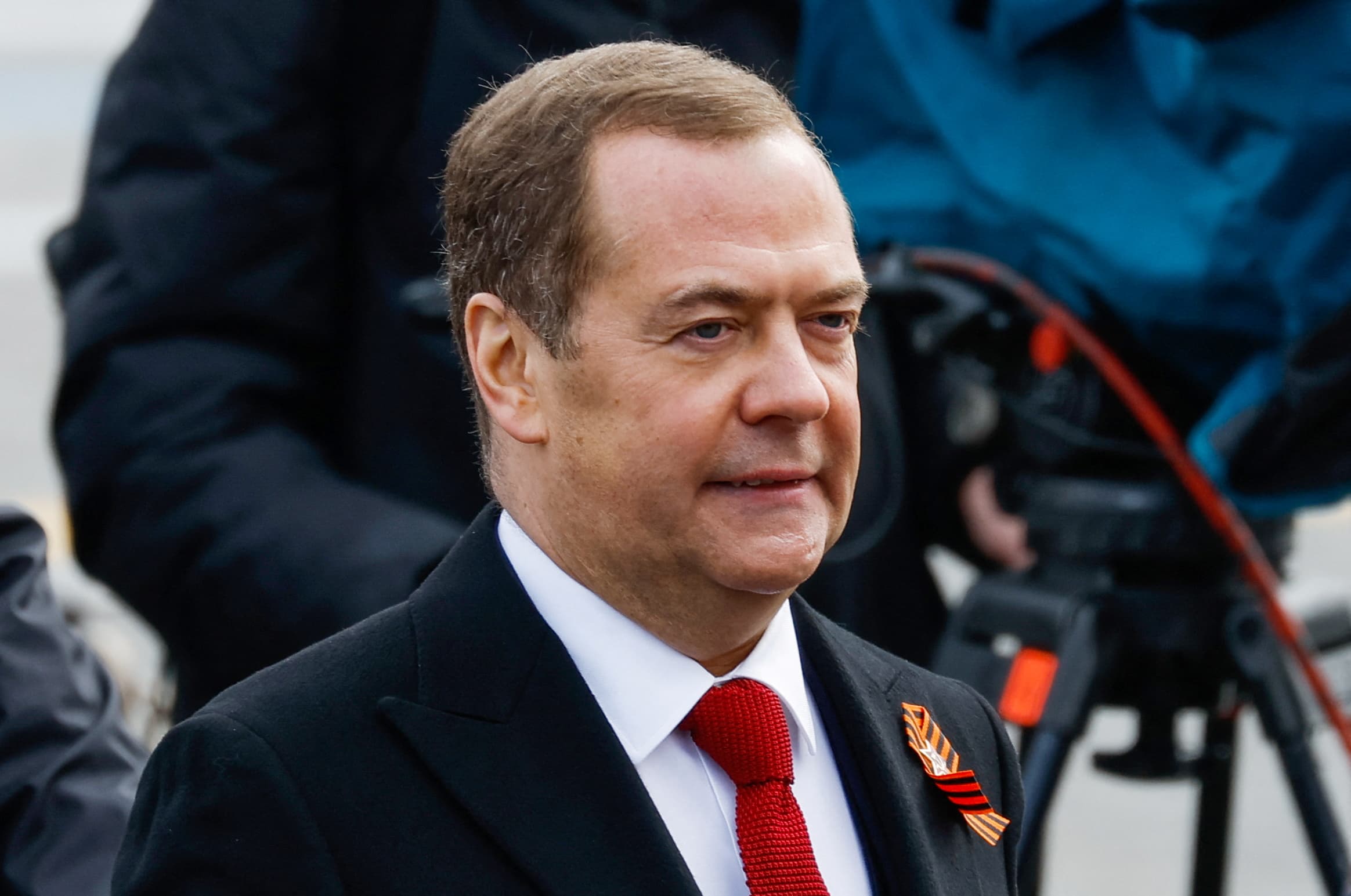 Ish-presidenti rus i përshkruan protestuesit e qendrave të votimit si 'tradhtarë'