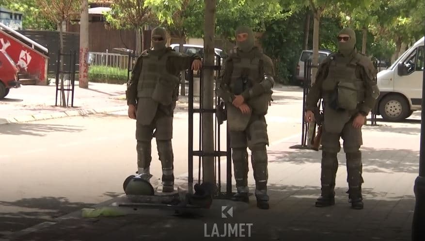 Situata në veri: Vikend i qetë në komunat me protestues serbë (VIDEO)