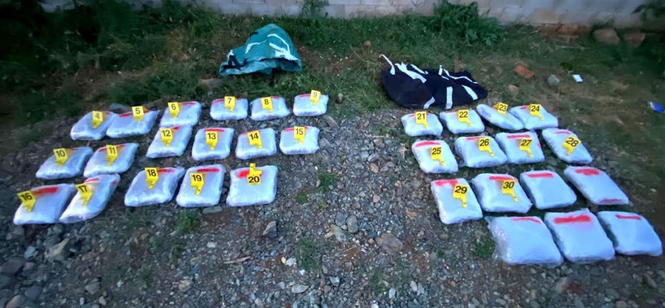 Policia ia gjen gjakovarit 35 kilogramë kanabis në shtëpi