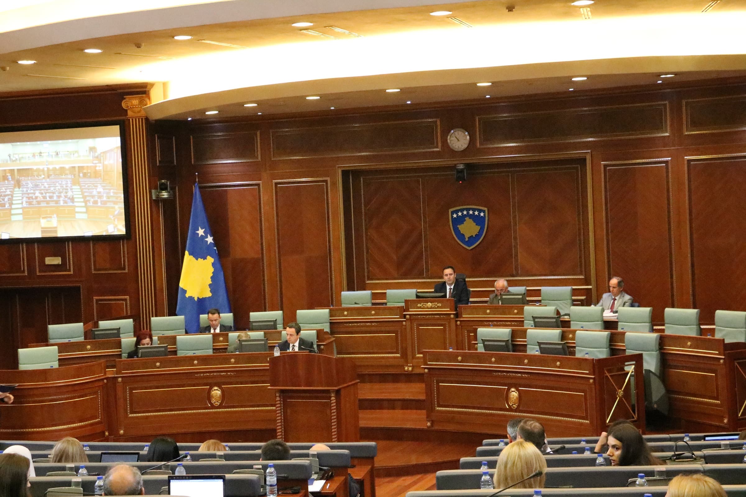 Dështon kalimi i projektligjit për IVF, Kusari fajëson LVV-në