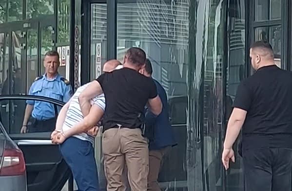 Paraburgoset Llune nën akuzën për sulm terrorist