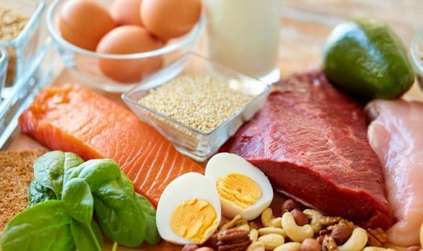 Pesë shenja që tregojnë se organizmit i mungojnë proteinat