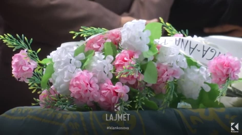 Varrosen Mirsada e Dioni, nënë e bir që vdiqën si pasojë e vërshimeve në Pejë (VIDEO)