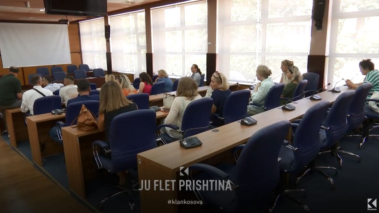 Shumë kritika për Komunën në Facebook, pak e hiq në dëgjime publike (VIDEO)