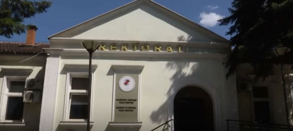 Vendimi i UP për profesorët: O në publik, o te privati (VIDEO)