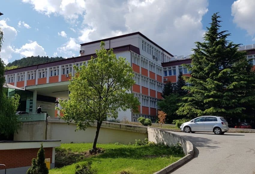 Vdes 53-vjeçari që shkoi për t’u trajtuar në Spitalin e Pejës