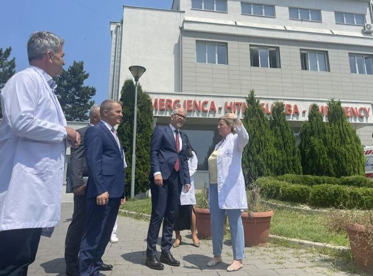 Spitali i Vushtrrisë do të zgjerohet, komuna e jep në shfrytëzim ish-objektin e QKMF-së