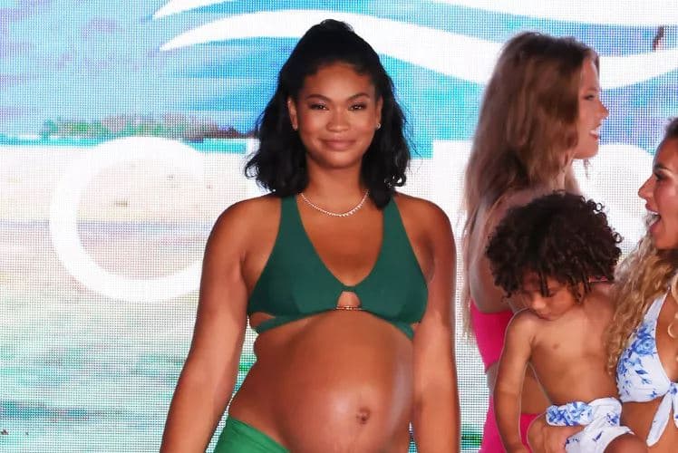 Modelja Chanel Iman bëhet pjesë e sfilatës derisa është shtatzënë