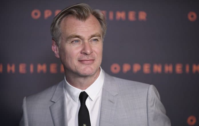 Nolan: Inteligjenca artificiale po e mbërrin momentin e saj të “Oppenheimerit”