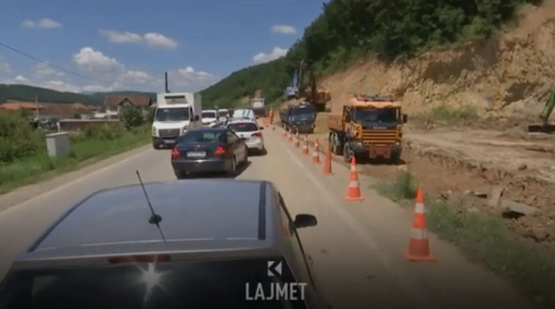 Nisin punimet dhe kolonat në rrugën magjistrale Prishtinë-Podujevë (VIDEO)