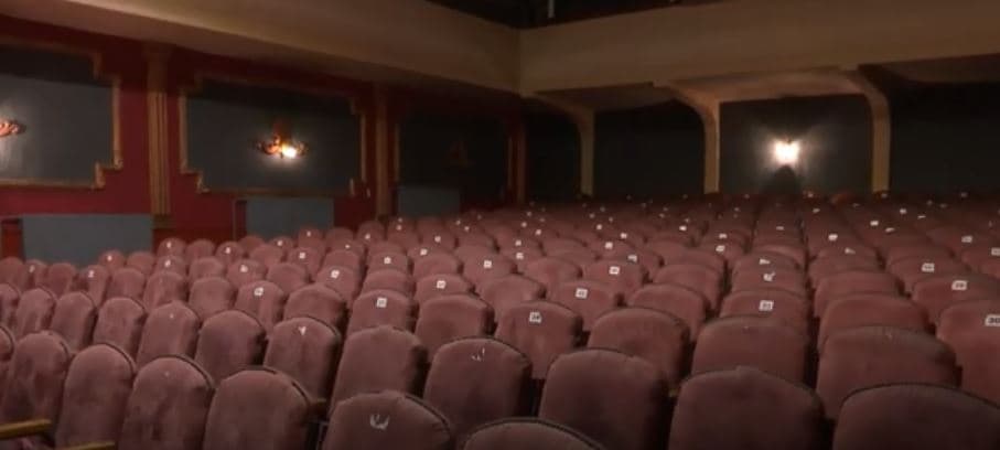 Edicioni i 53-të i Festivalit të Teatrove në Ferizaj, me shumë telashe (VIDEO)