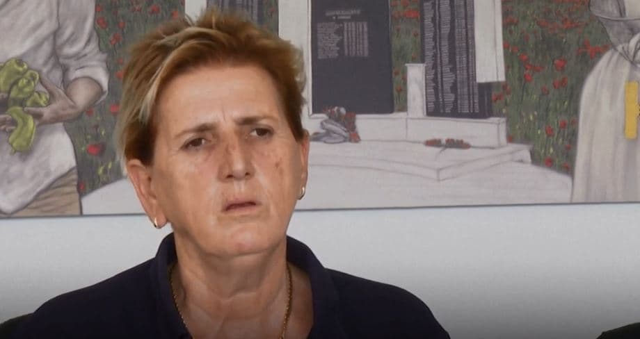 Reportazhi i AP-së: Bota mëson kush është Fahrije Hoti e “Hive” (VIDEO)