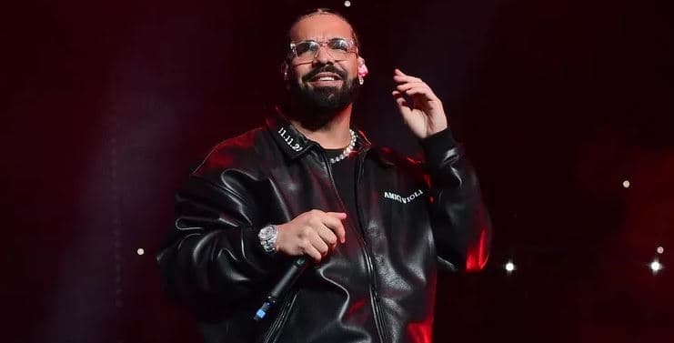 Drake kërkoi që të mos i hedhin sytjena adhurueset në skenë
