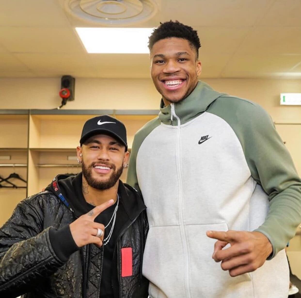 Al Hilal me fanellë për Antetokounmpo
