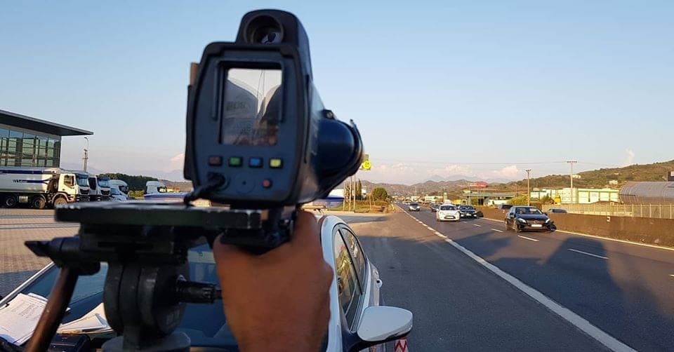 500 euro gjobë dhe heqje e patentë shoferit, ngasësit në Ferizaj që tejkaloi shpejtësinë