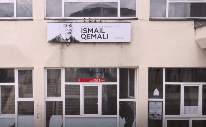 Numri i nxënësve në klasën e parë, "Ismail Qemali", si vjet, si sivjet (VIDEO)