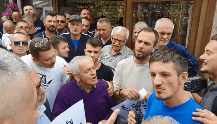 Suspendohet për 72 orë rreshteri që s’reagoi kur u sulmua gazetari Krasniqi në Prizren