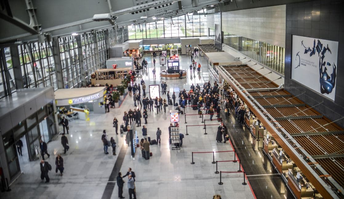 Për tetë muaj, mbi 2 milionë persona udhëtuan nga dhe për në Aeroportin "Adem Jashari"