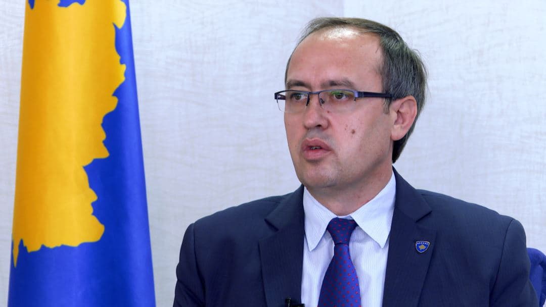 Hoti: Me politikën buxhetore që po e ndjekë qeveria nuk eliminohet varfëria