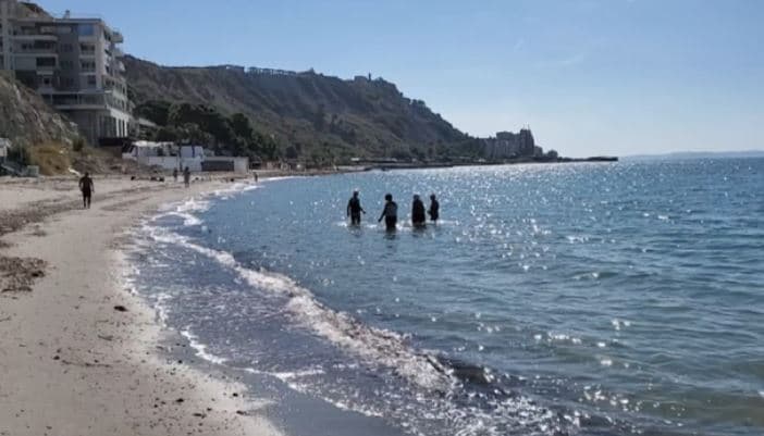 Pëson arrest kardiak sapo futet në det, vdes turistja në Durrës