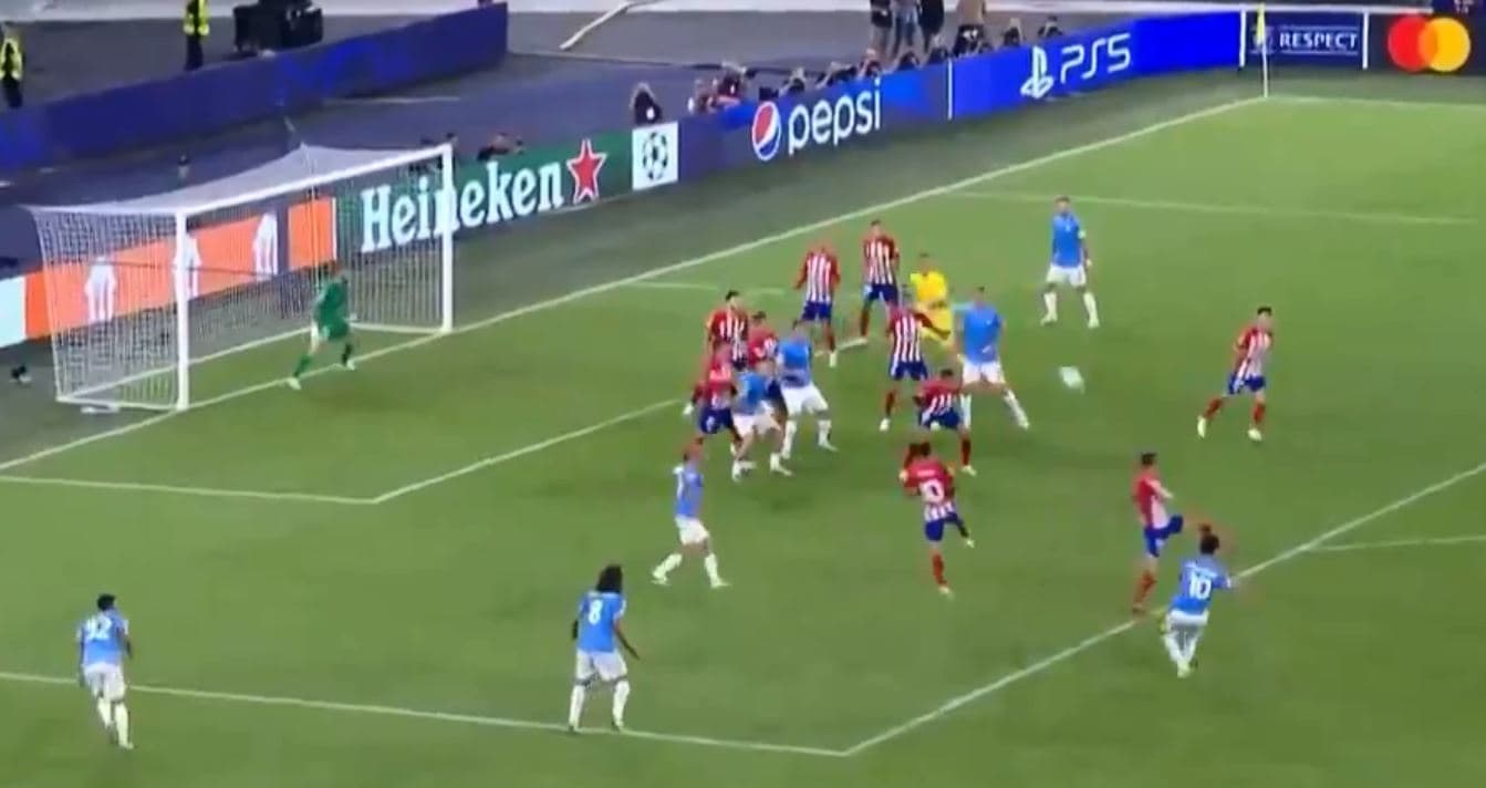Portieri i Lazios e lë 'pa frymë' Atleticon, në fund e barazon rezultatin (VIDEO)