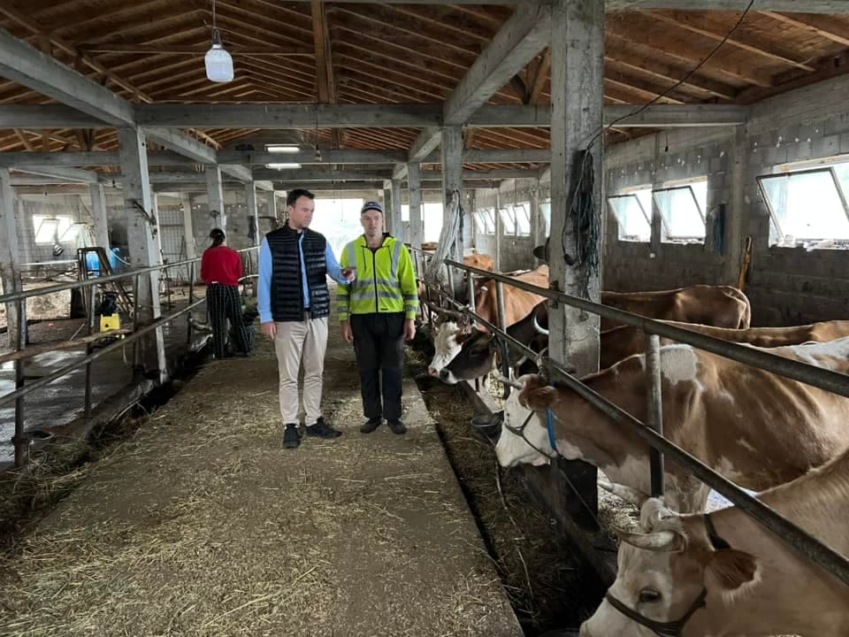 Ministri Peci: Isa nga Boletini, përfitues i mekanizmit bujqësor me vlerë rreth 100 mijë euro (FOTO)