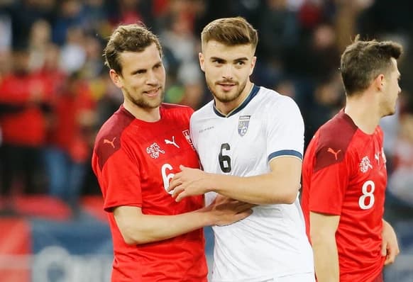 Fazliji, futbollisti i Kosovës që u rrit në Zvicër, për lojën e sotme: Kaos emocionesh