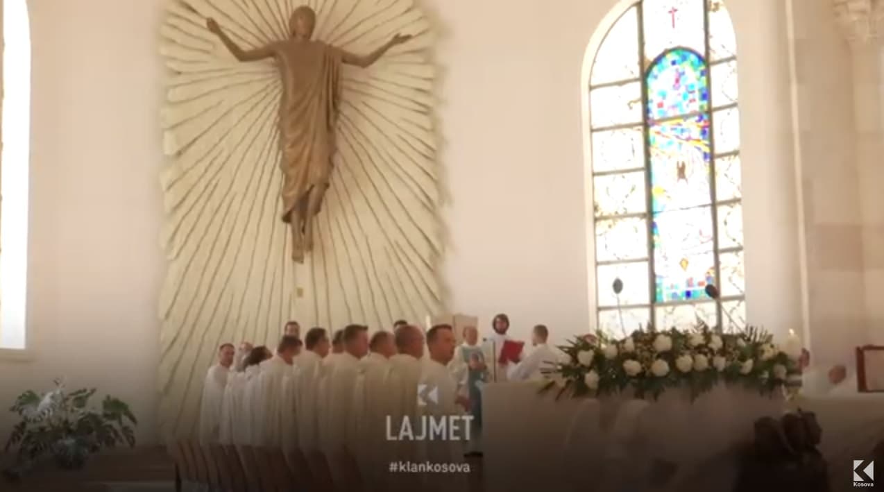 Përkujtimi i shenjtores: “Lum shqiptarët për Nënë Terezën” (VIDEO)