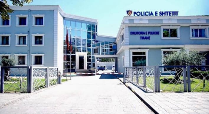 Shkatërrohet në Tiranë rrjeti shpërndarës i drogës me mbi 100 persona